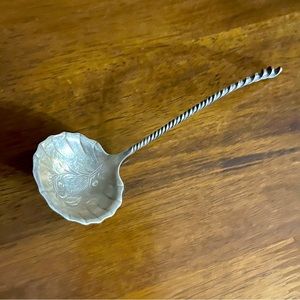 Vintage sterling silver 1850-1899 Towle Pattern No. 128 sauce ladle